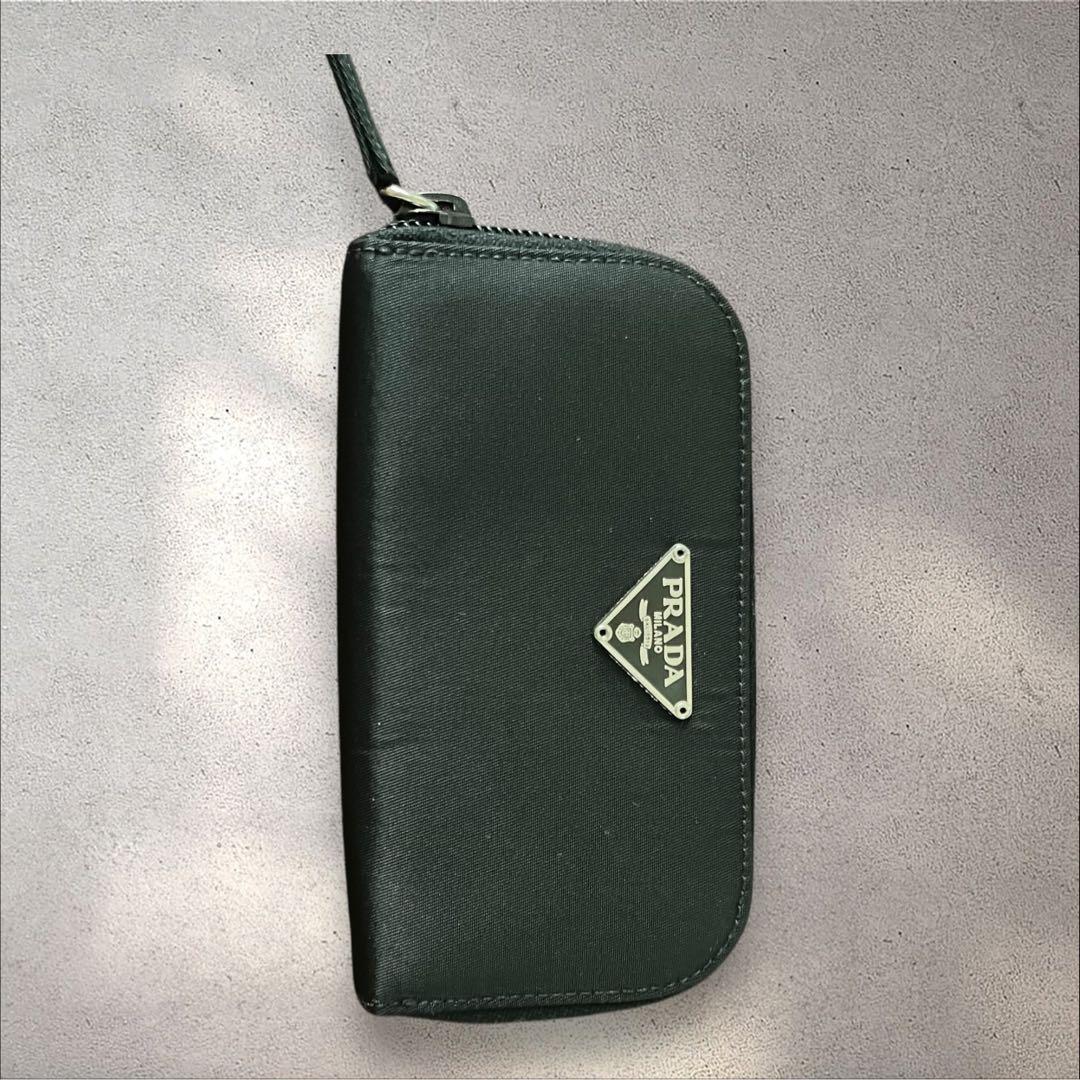 PRADA キーケース 箱付き ブラック 高級感 美品