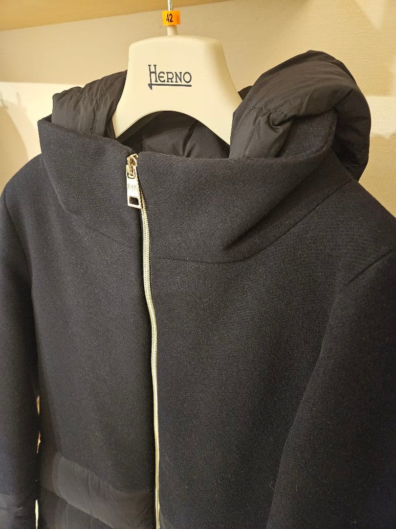 HERNO ヘルノ ウール×ナイロン 異素材切替ダウンコート ネイビー 42