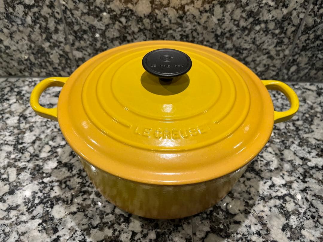 【衛生状態良好！】ル・クルーゼのココット・ロンド24cm 温かみのあるイエロー