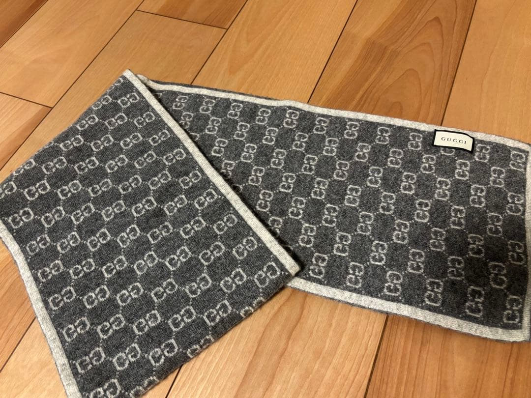 【値下げ】GUCCI ロゴマフラー グレー/アイボリー
