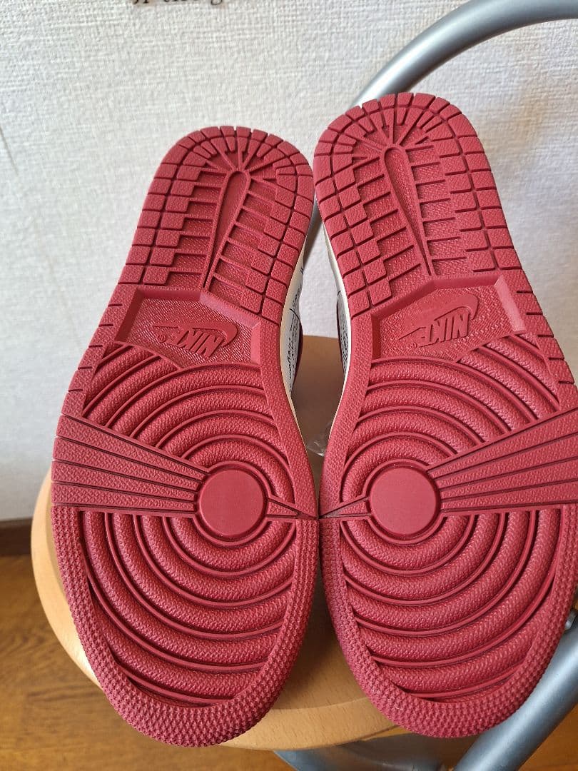 Off-White × Nike Air Jordan 1 chicago