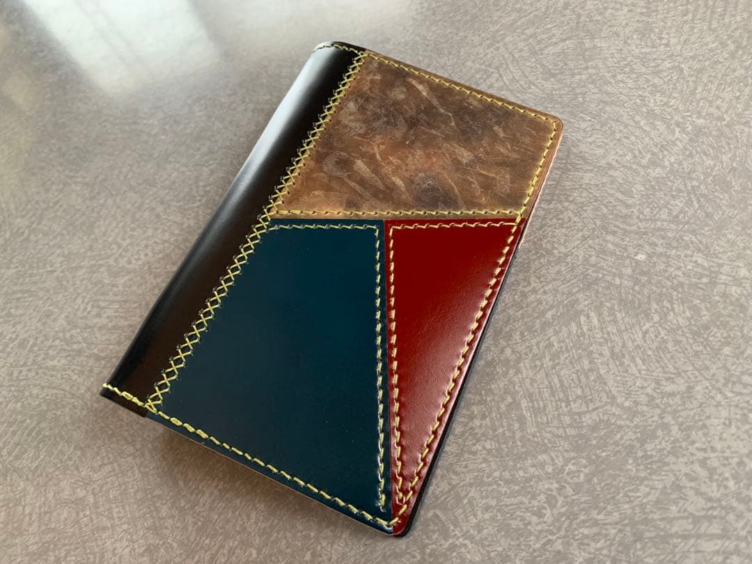 システム手帳　バイブルサイズ　コードバン