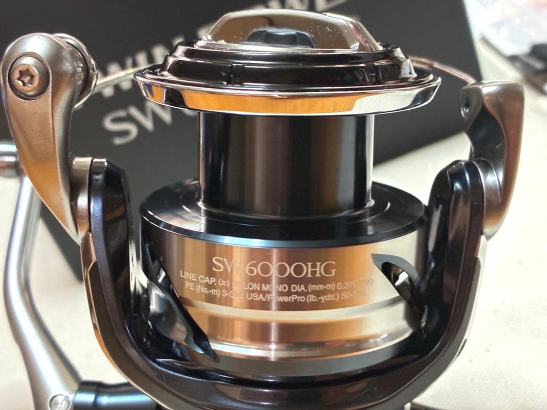 ゴ*ロ様 【美品】シマノ スピニングリール 21ツインパワーSW 6000HG【