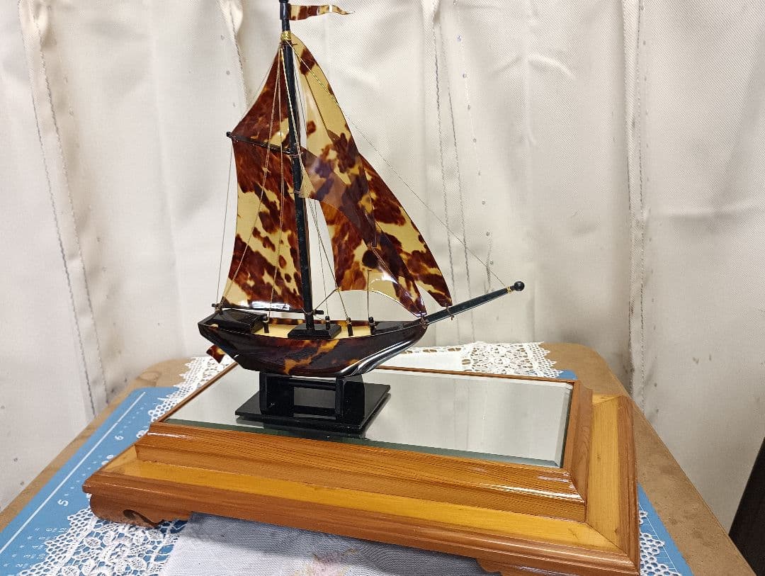 鼈甲帆船置物 木製台座付き