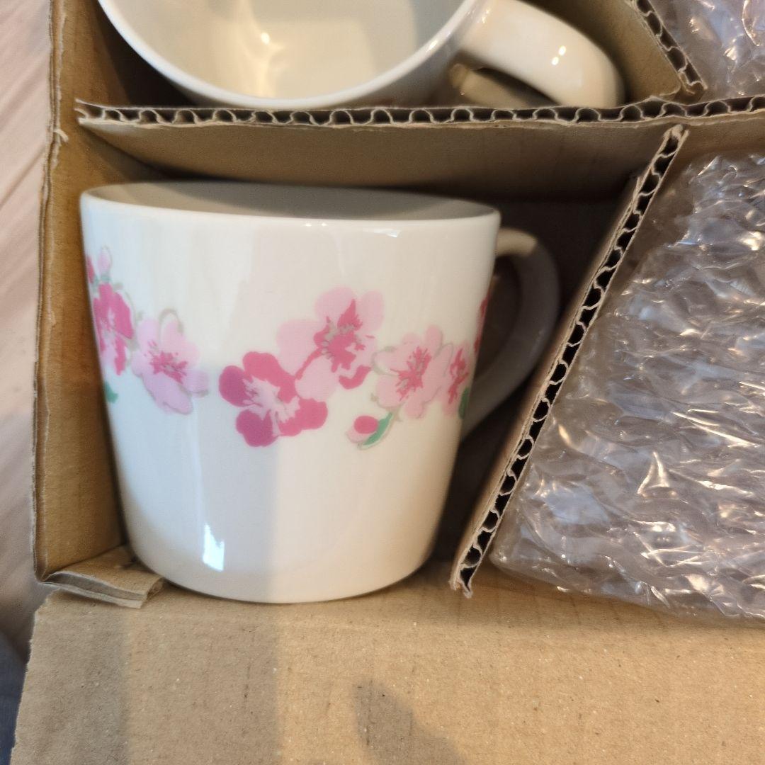 新品！アフタヌーンティー　チェリーブロッサム　プレート２種・マグカップセット