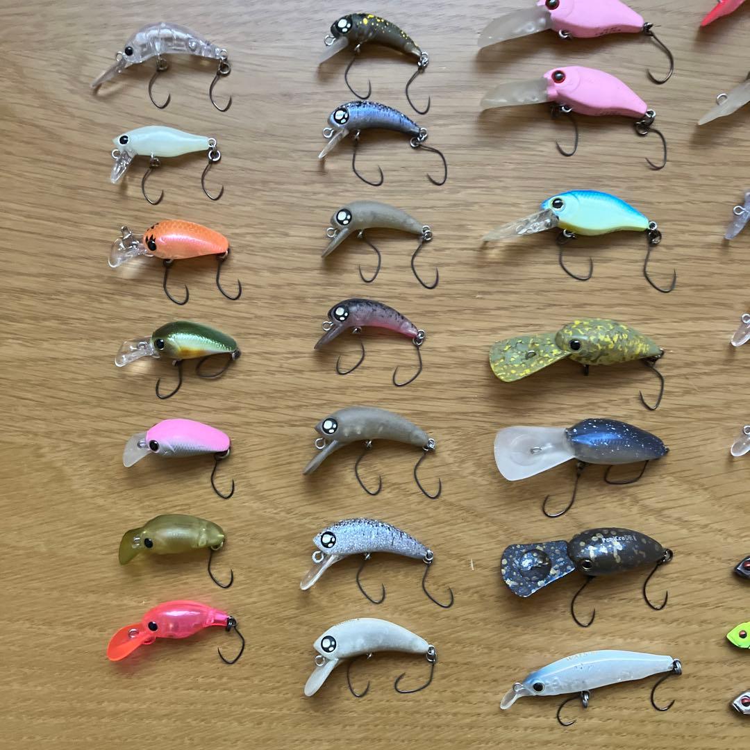 VERSUS WAVEケースとクランクベイト他　管釣りルアー 37個セット