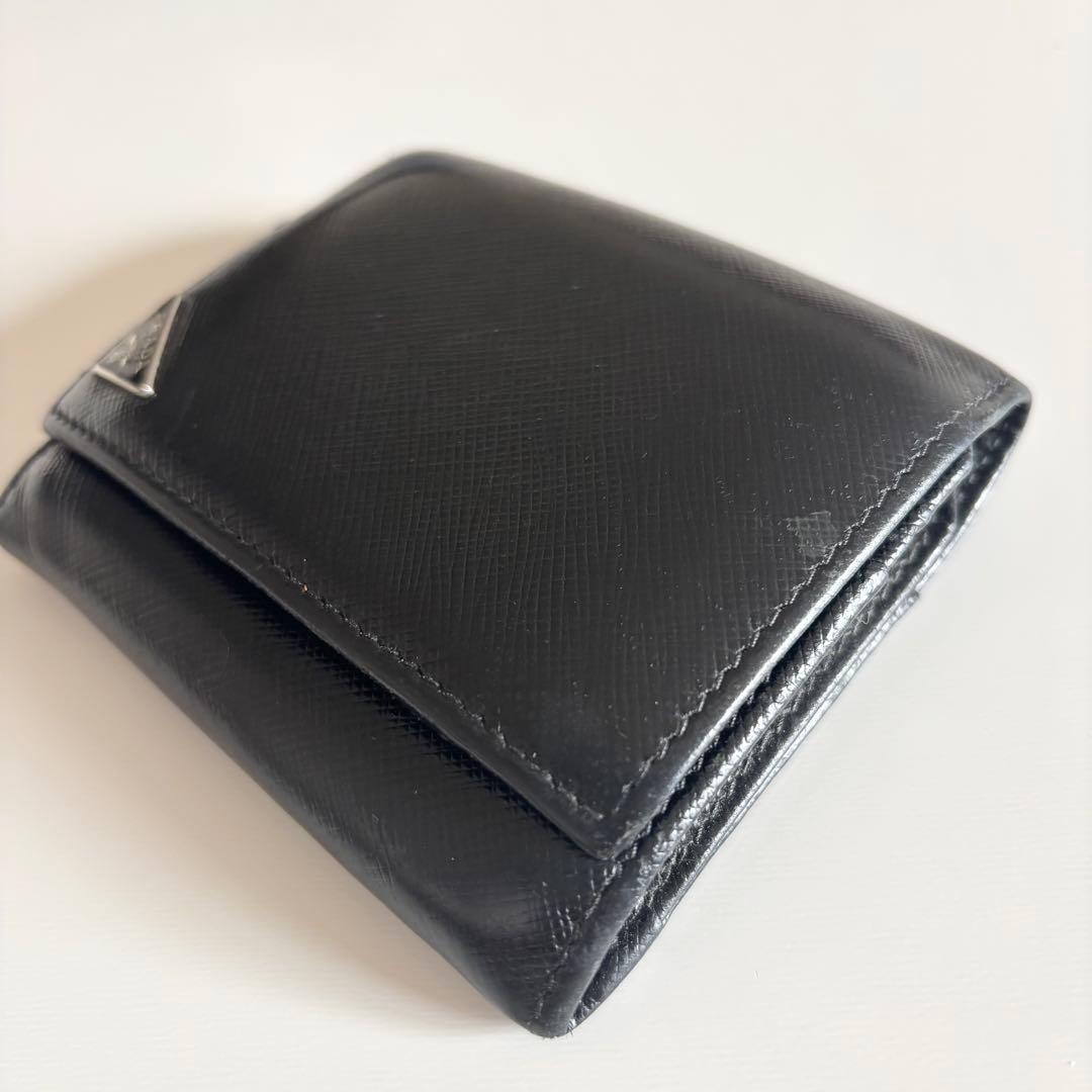 PRADA 二つ折り財布 コンパクトウォレット サフィアーノトライアングル 黒