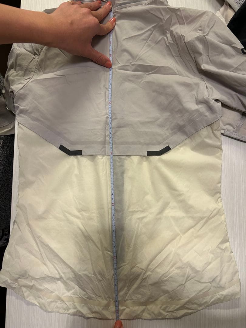 On ウィンドジャケット レディース XS グレー/ホワイト