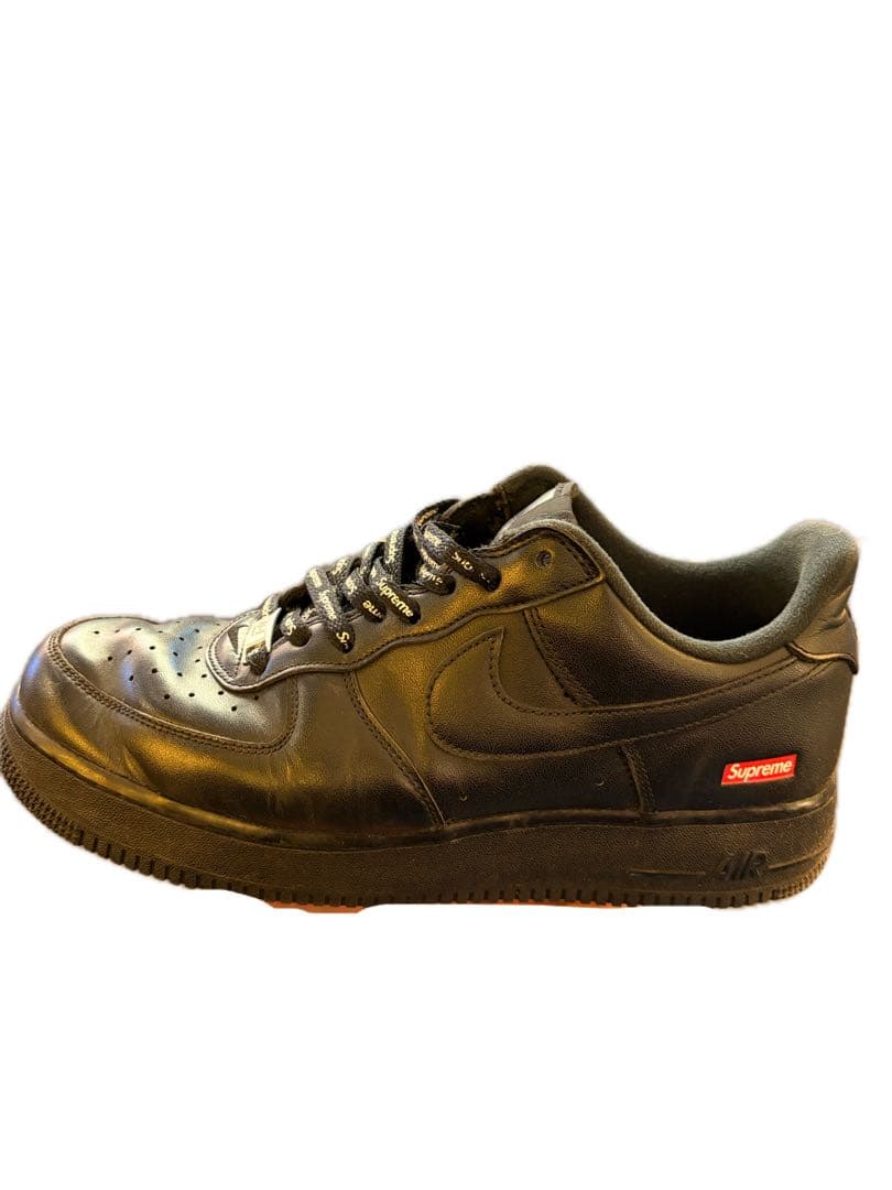 Nike Air Force 1 Supreme ブラック