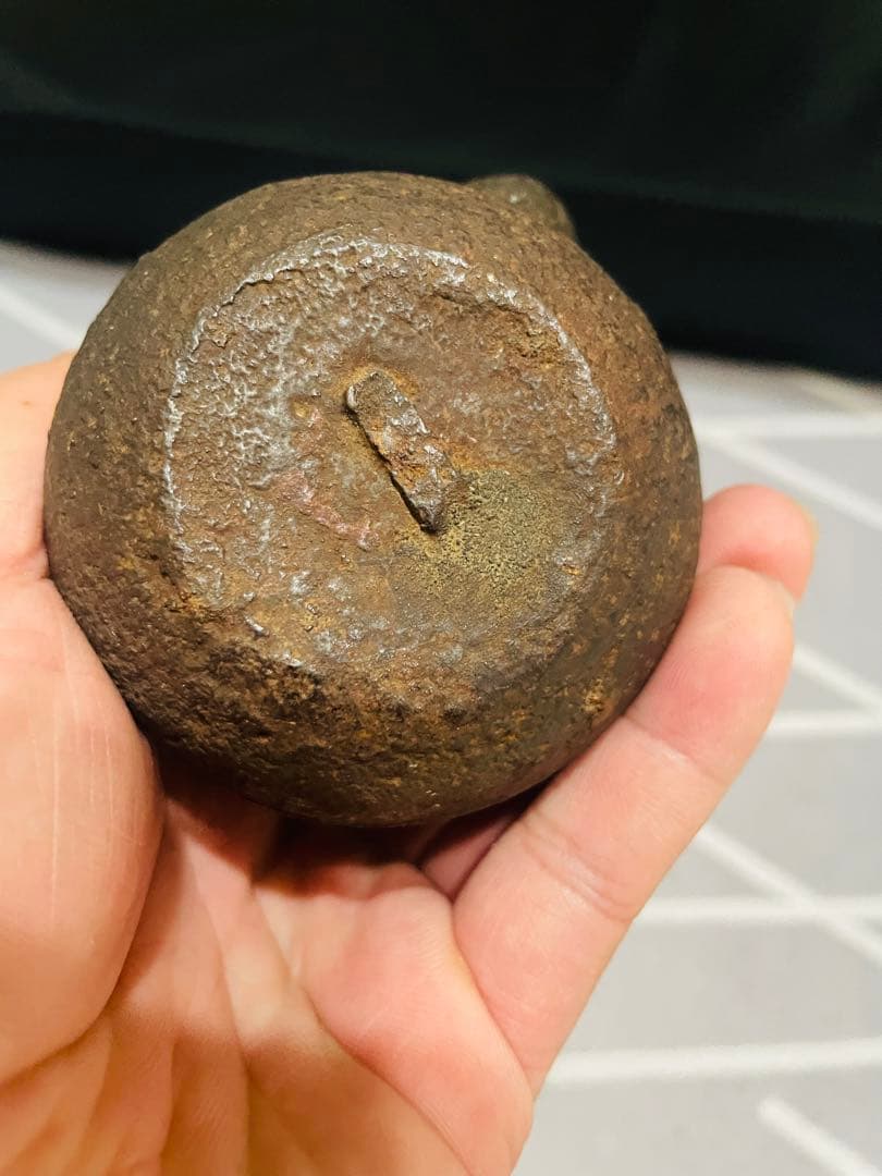 小さい鉄瓶　古いでさす