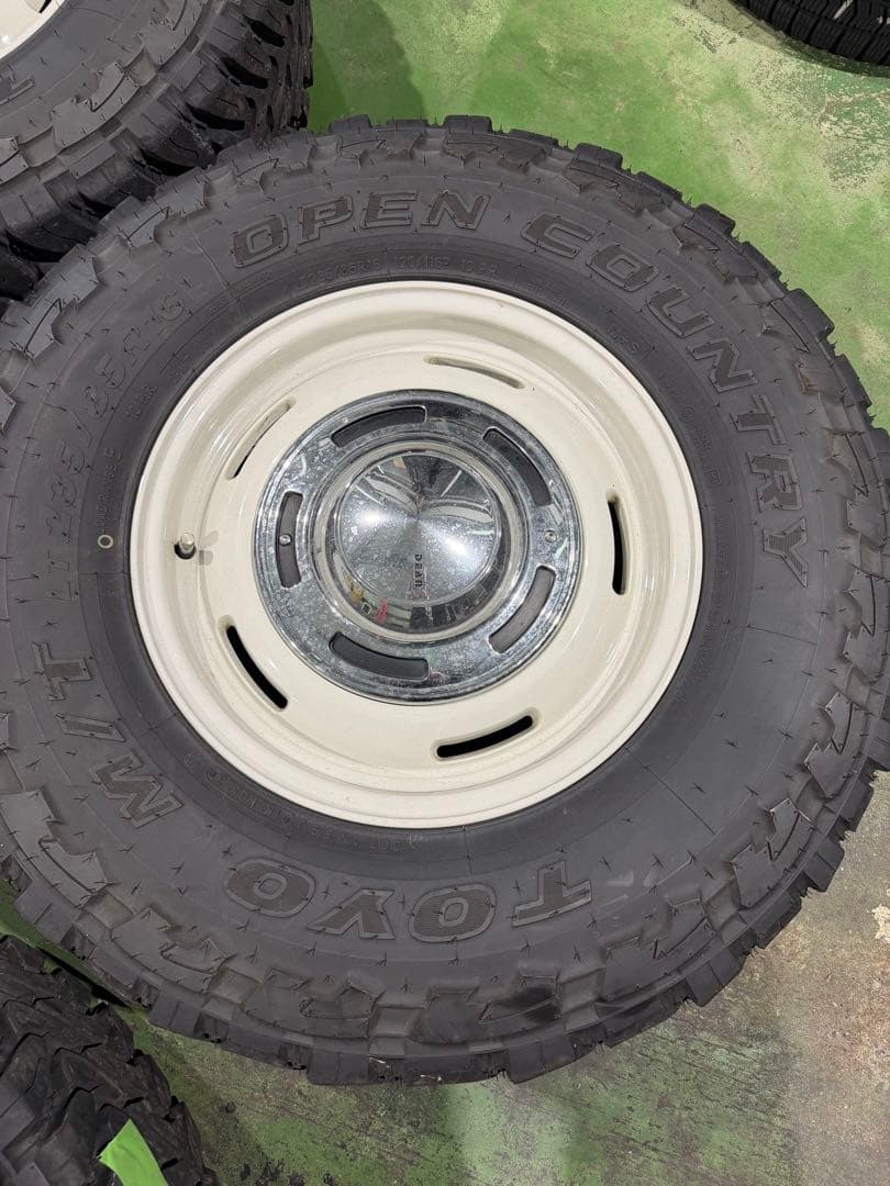 トーヨー オープンカントリーMT 235/85R16 ランクル70等 ナロー