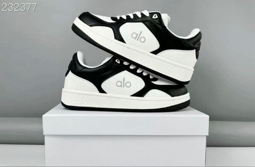 alo alo yoga スニーカー 24㎝