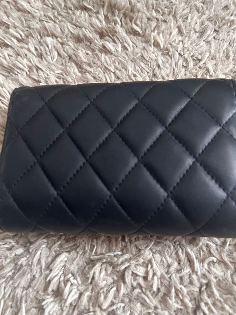 CHANEL ブラック キルティング折り財布
