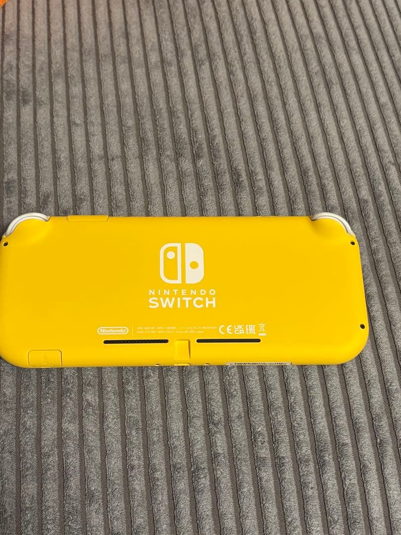 ほぼ新品 Switchライト 本体
