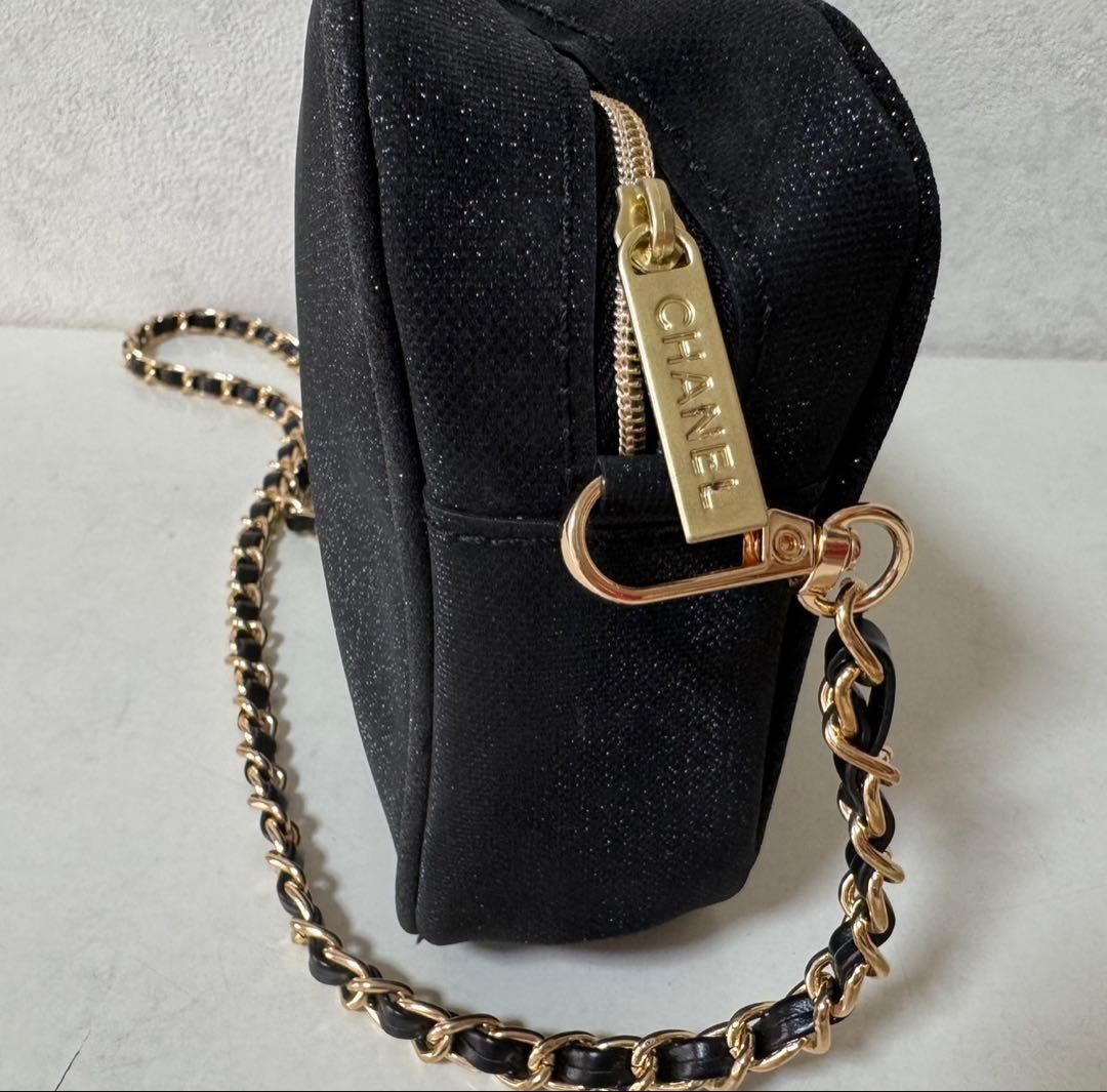 CHANEL 黒ラメチェーン付 ノベルティポーチ ショルダーストラップ付