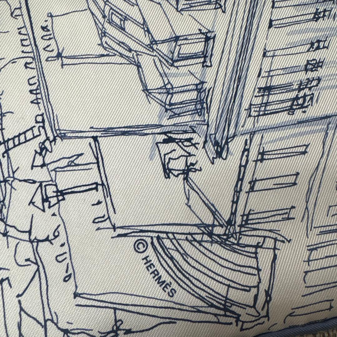 新品　エルメス　スカーフ　屋根の上の庭　希少　ガヴロッシュ　ホワイト、ブルー
