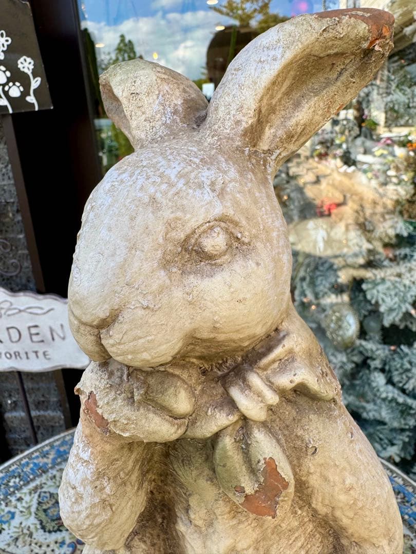 ウサギのオーナメント　ガーデンオブジェ　アンティーク調　置物