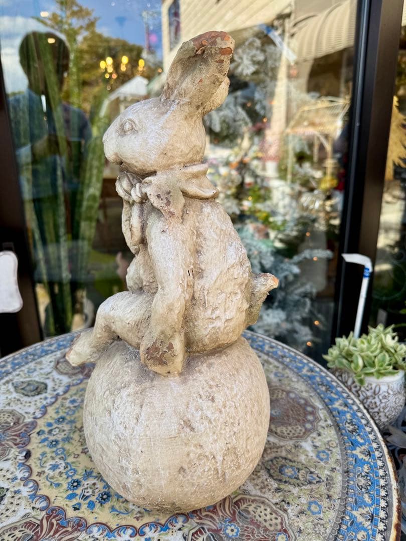 ウサギのオーナメント　ガーデンオブジェ　アンティーク調　置物