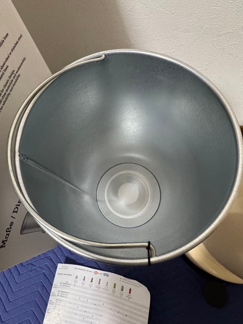 《定価6.5万未使用》ウェスコごみ箱20L アーモンド ペダルピン&メタルライナ