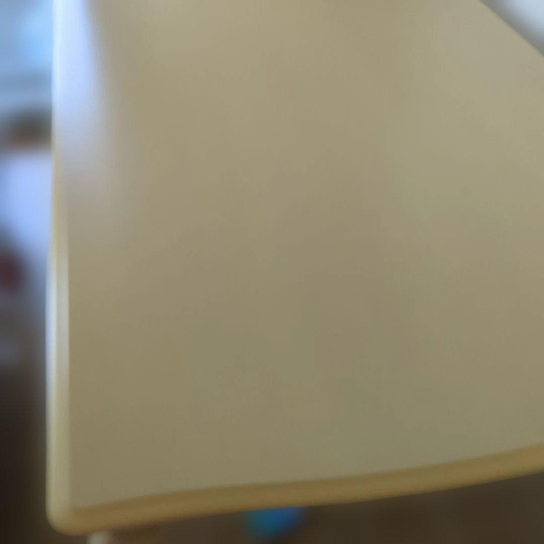 なのお取置　 猫足　クリーム色 木製 ダイニングテーブル