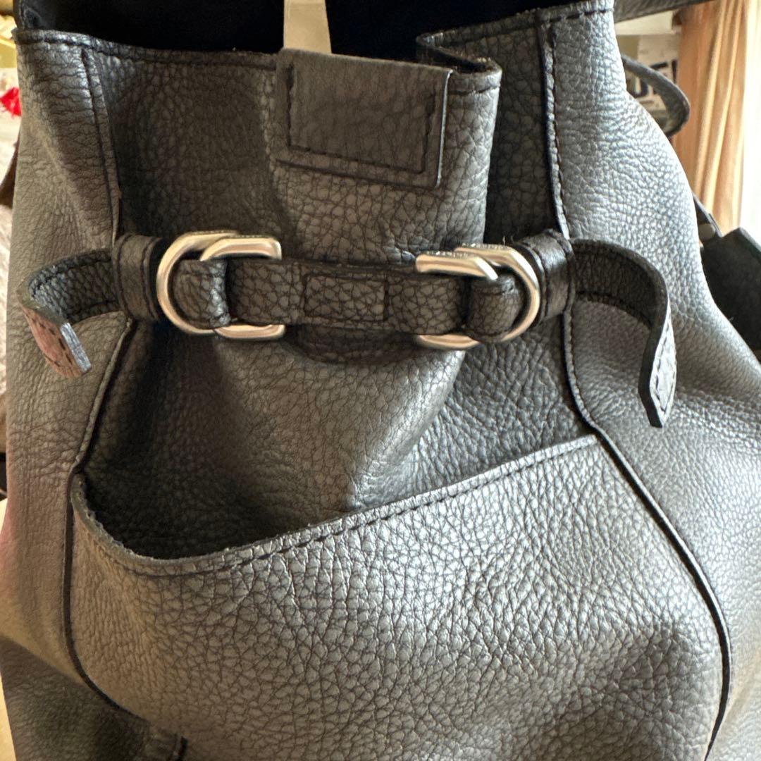 アニアリ　レザートートバッグ