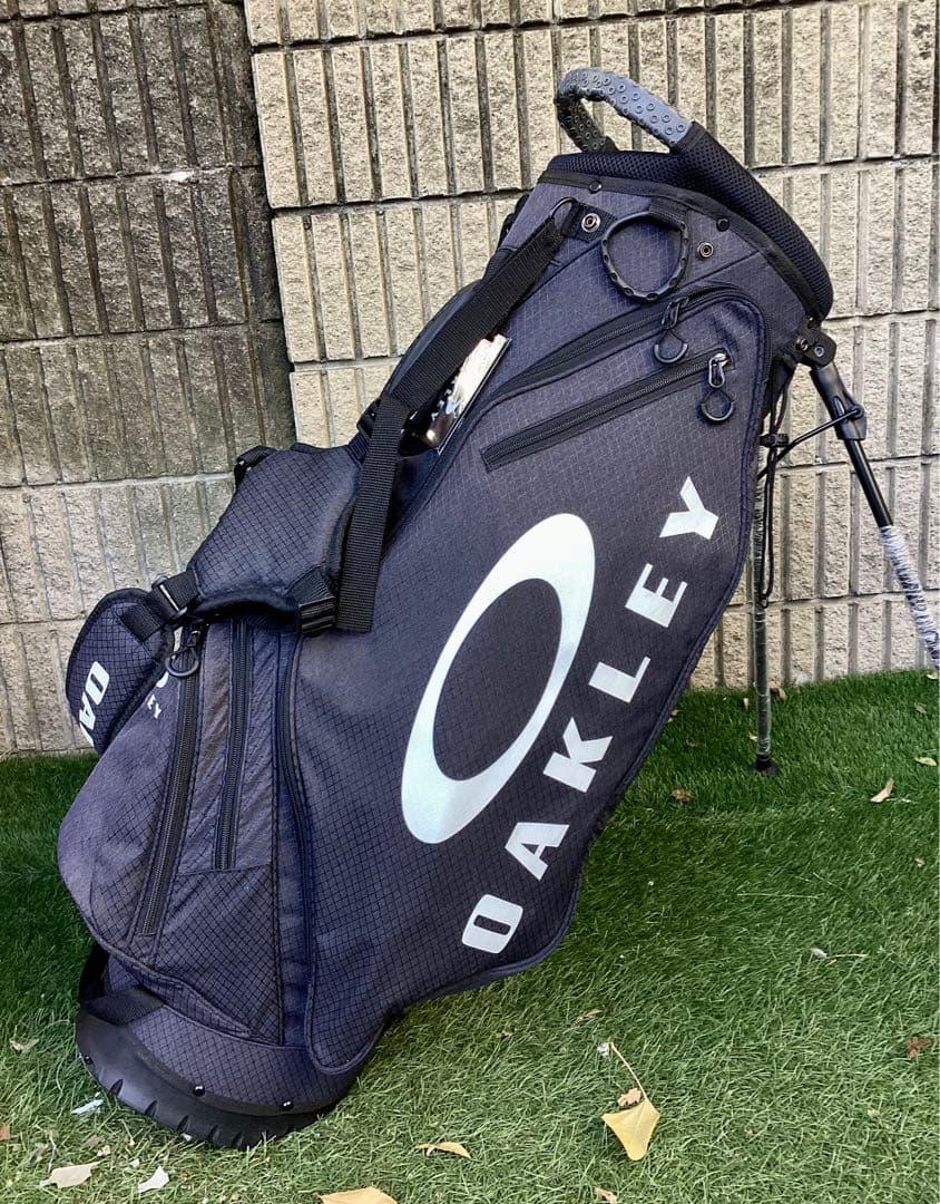 OAKLEY オークリースタンドキャディバッグ
