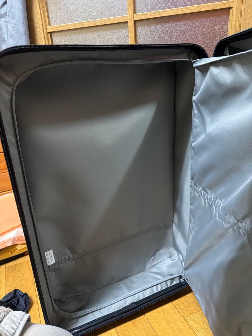 無印良品の75ℓスーツケース※今日売りたいです