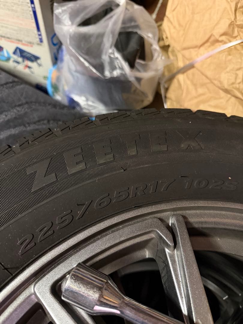 ぼ*ん様 ZESTEX スタッドレスタイヤ 225/75R17 4本セット