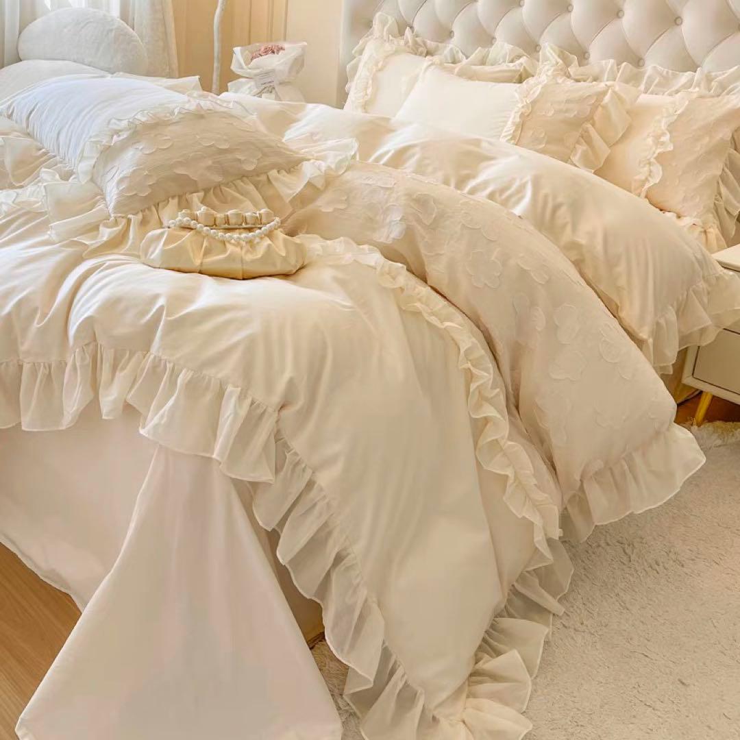 ホワイト フリル付き クイーンカバーセット