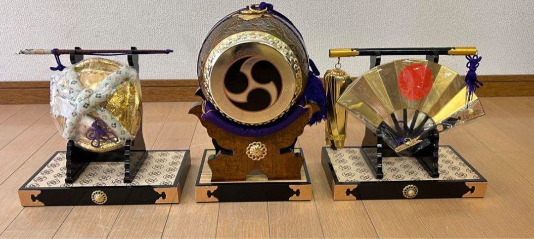 軍扇・陣笠・陣太鼓付三品セット 台付き 端午の節句飾り・五月人形・