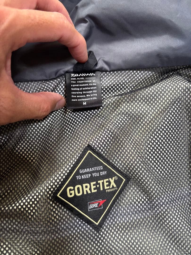 Daiwa ブラック レインジャケット　ゴアテックス