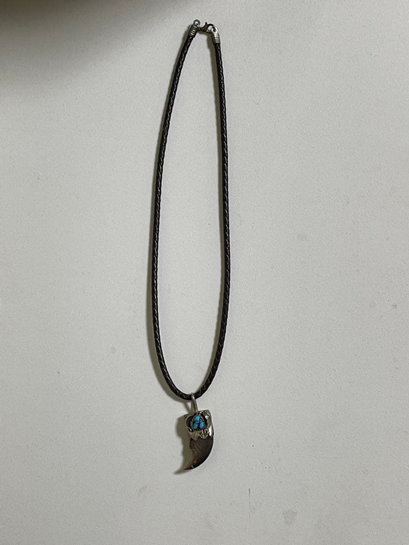 【りゅ】インディアンジュエリー　ベアクロス　ネックレス　ターコイズ付き