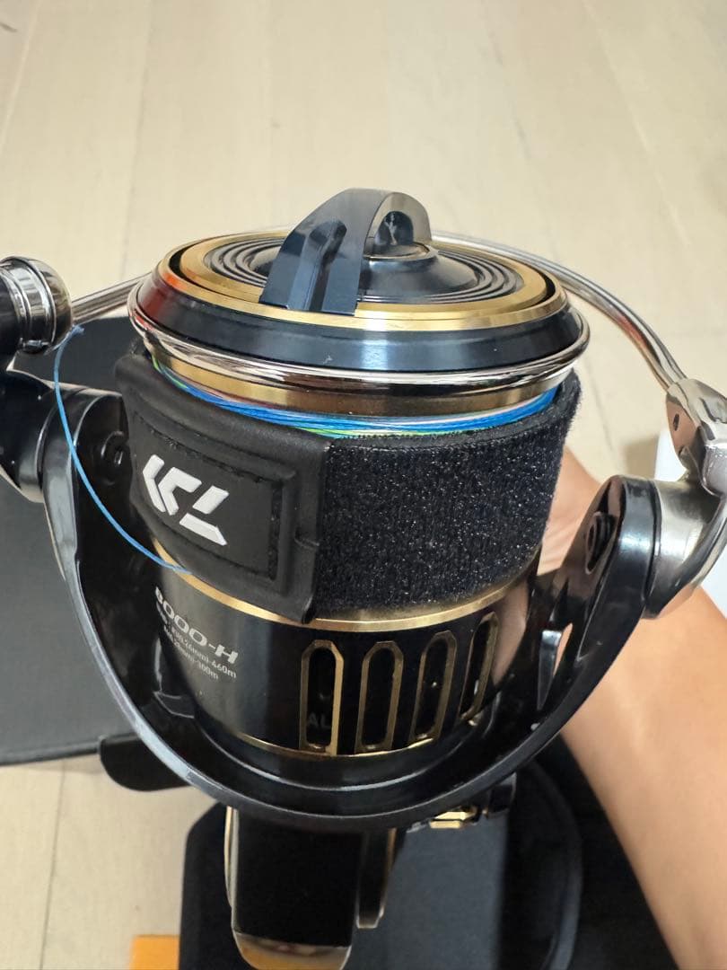 バサー　ダイワ スピニングリール 25ソルティガ 8000-H