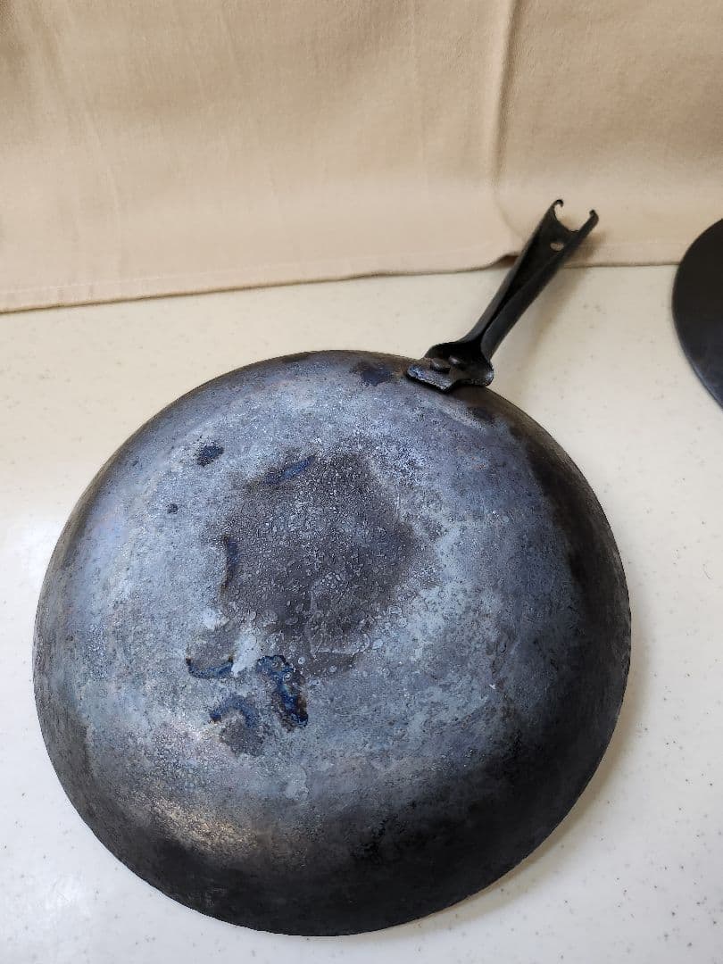 成田理俊さん　フライパン(蓋付) 　持ち手付フライパンセット　18cm