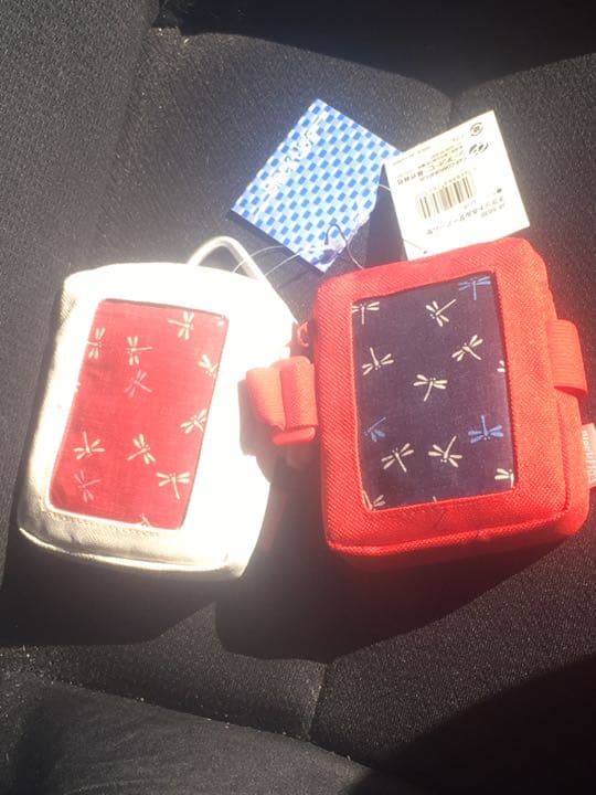 チケットホルダー　2個セット　白と赤　Black Lip's スノボー　リフト