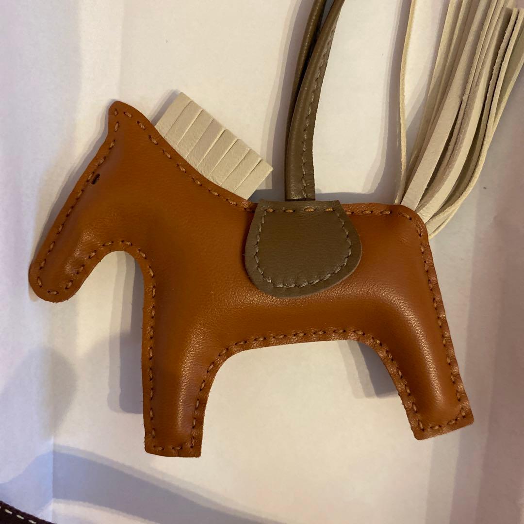 HERMES ロデオチャームPM エトゥープ/クレ/ゴールド　W刻印新品未使用品