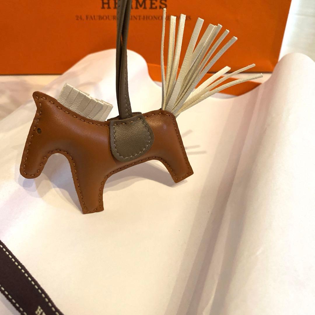 HERMES ロデオチャームPM エトゥープ/クレ/ゴールド　W刻印新品未使用品