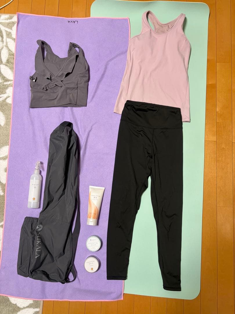 SUKALA リバーシブルヨガマット、ウェア、エッセンシャルバーム等　計10点