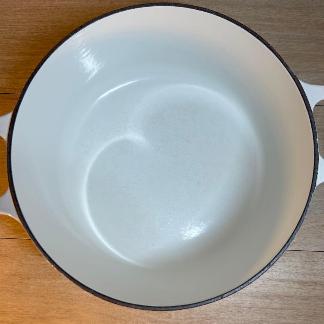 ルクルーゼ　ココットロンド　22cm ホワイト　両手鍋　鍋