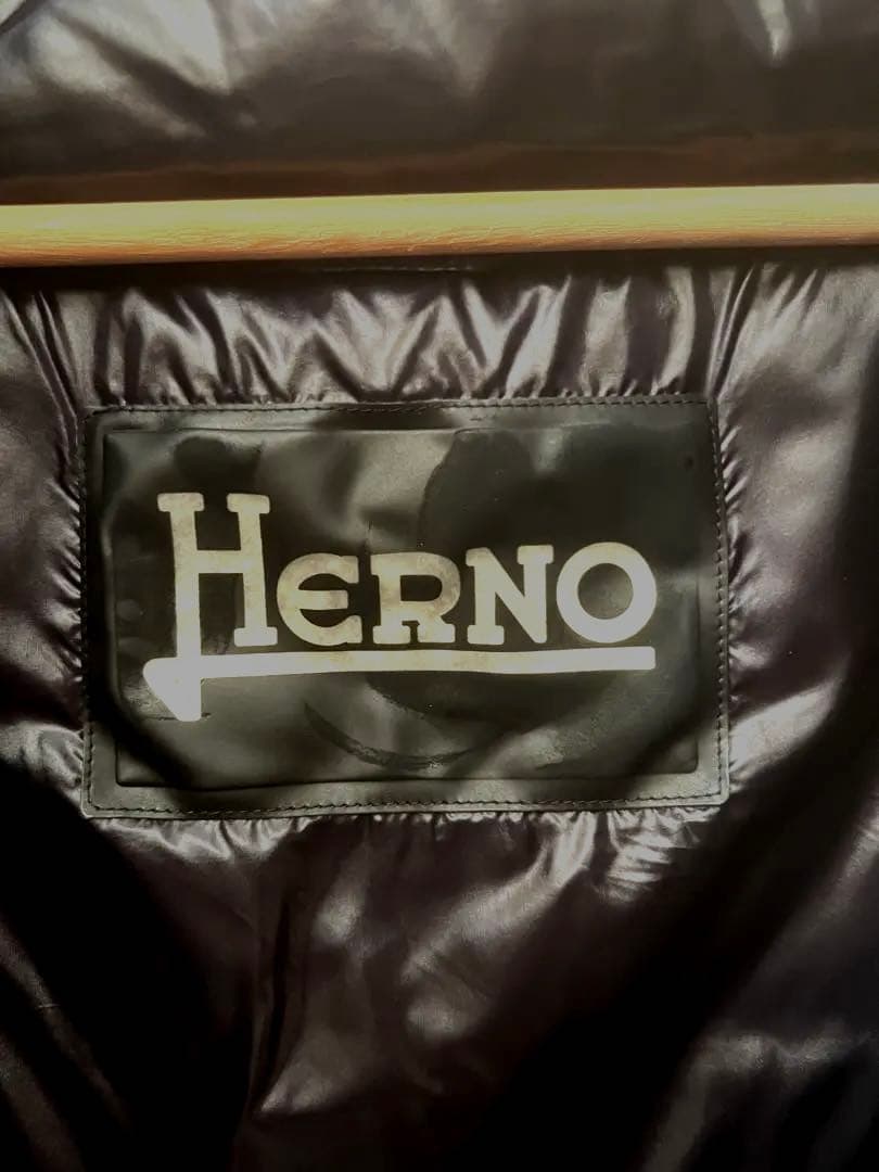 【お値下げ中】HERNO ブラック超軽量ダウンジャケット