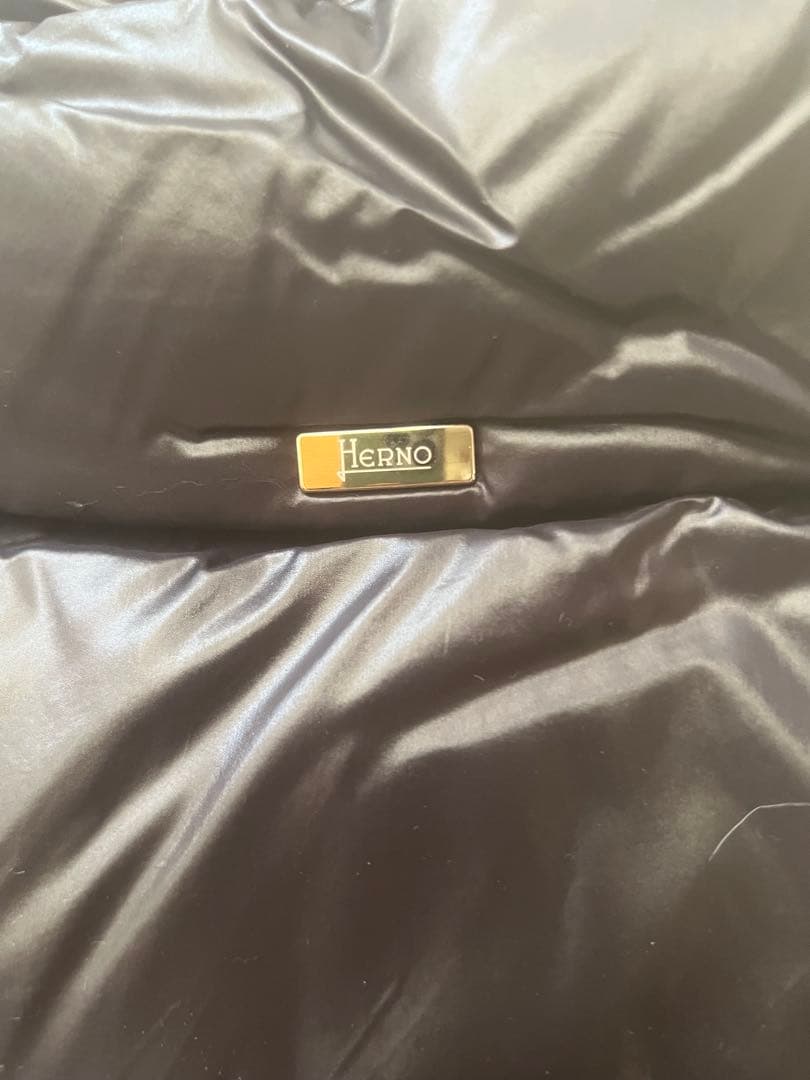 【お値下げ中】HERNO ブラック超軽量ダウンジャケット