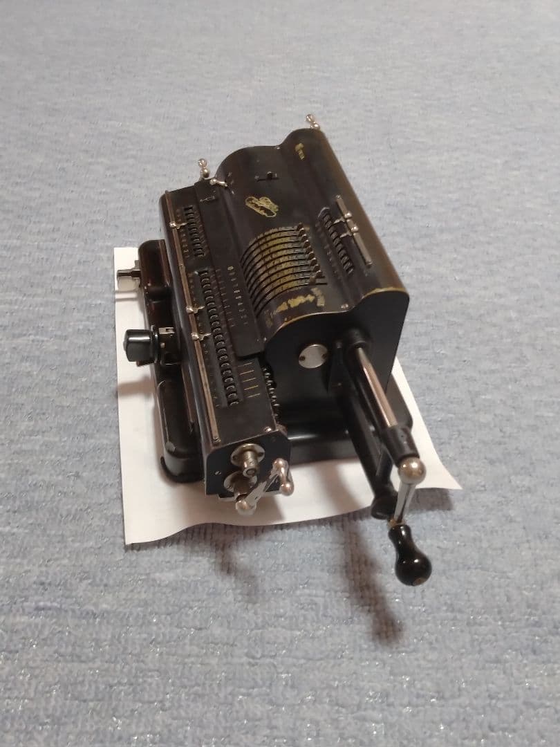 希少 アンティーク　昭和20年代 タイガー計算機　手回し式計算機