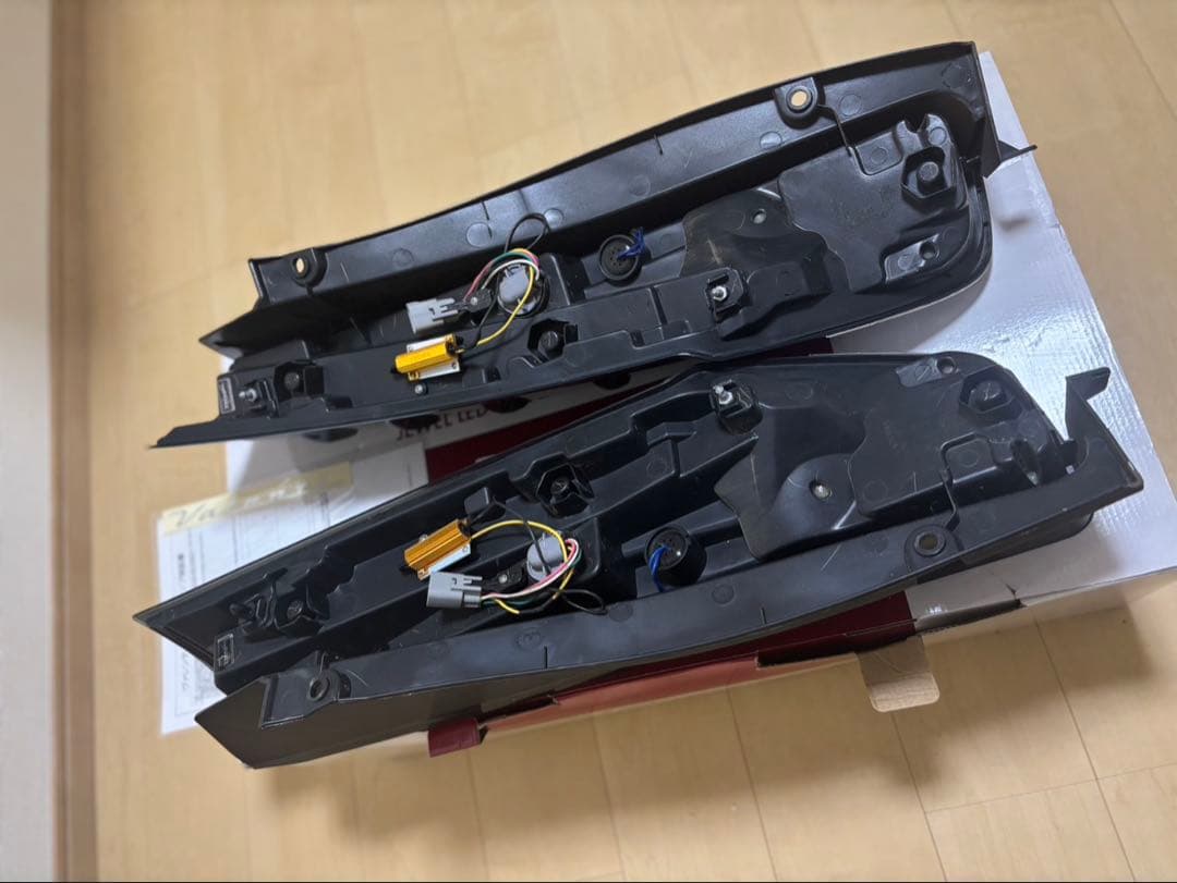 80系 ノア ヴォクシー ヴァレンティ LEDテールランプ