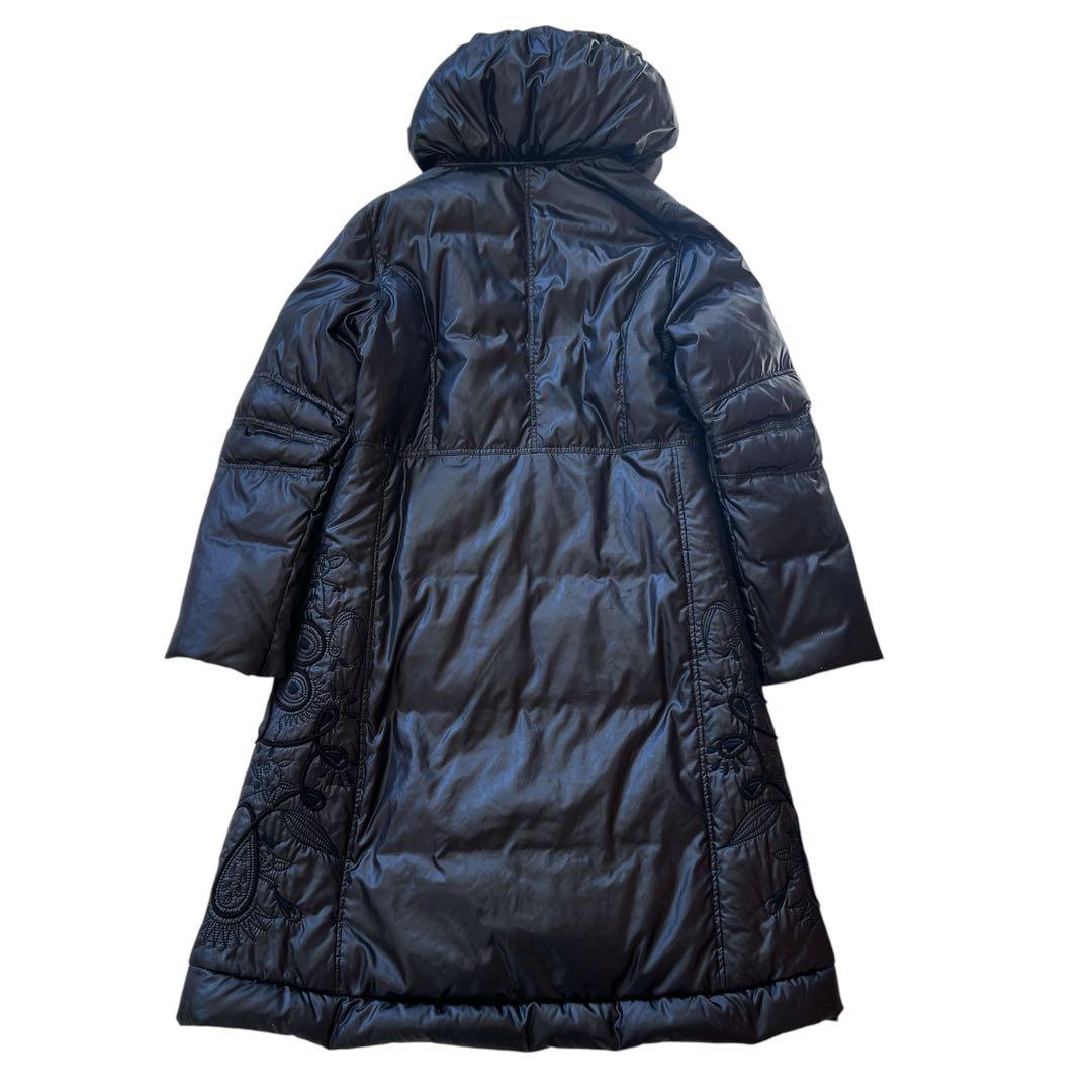 【美品】アルベロベロ　ダウンコート　ブタ　刺繍　ブラック 黒　ダウンジャケット