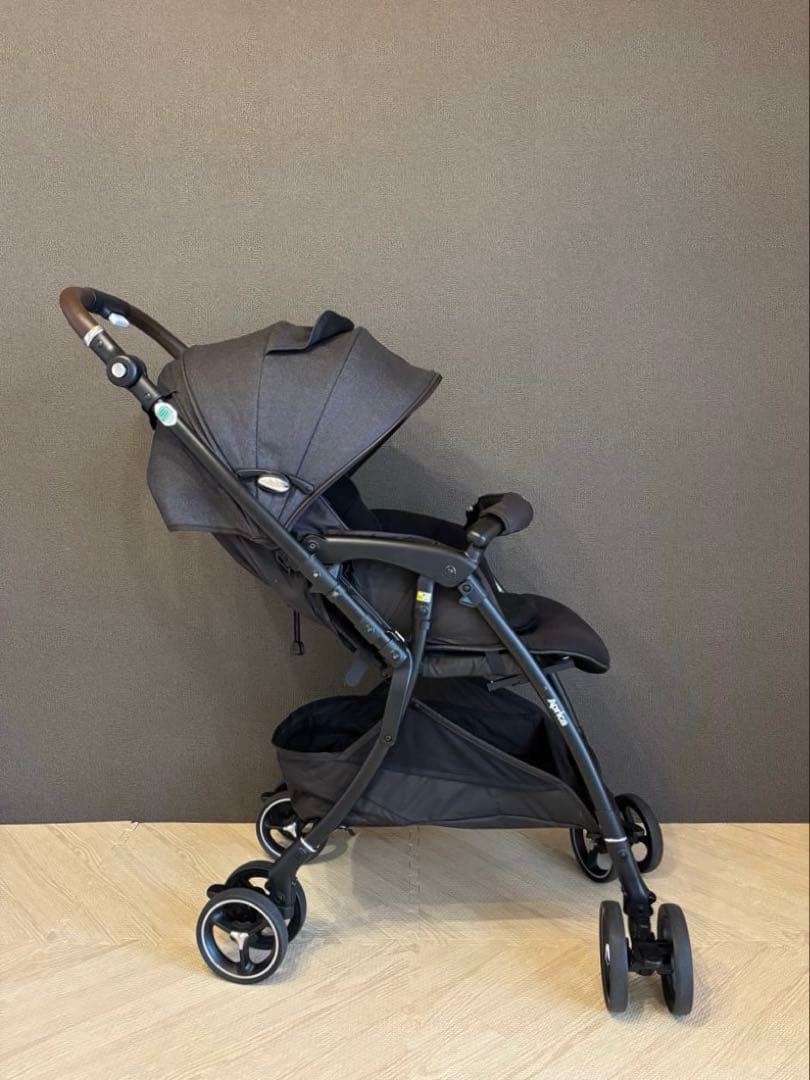 アップリカ　ラクーナクッションフリープラス　レインカバー付き