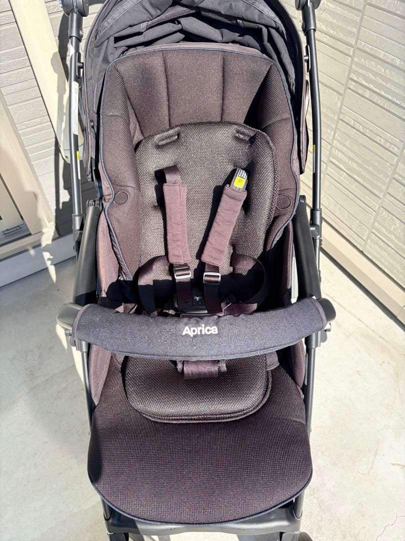 アップリカ　ラクーナクッションフリープラス　AB ベビーカー　4輪