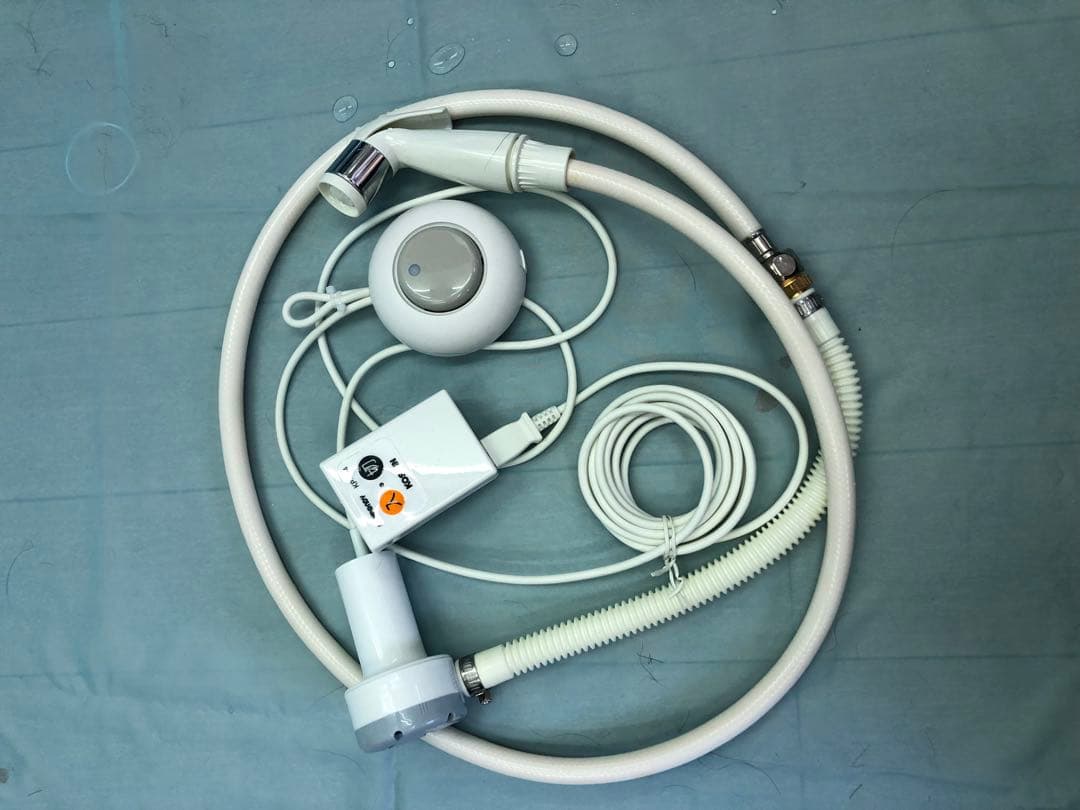 値下げしました中古移動式携帯洗髪台　楽シャン君