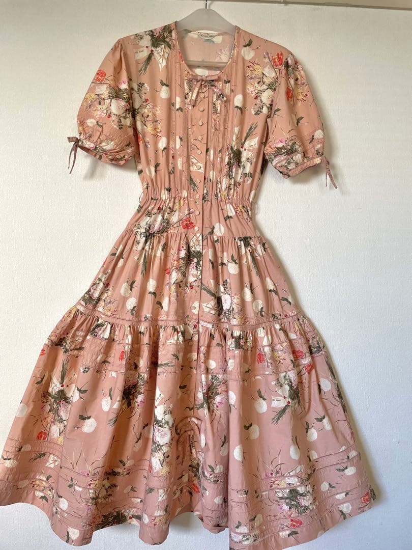 あ*わ様 カネコイサオ　ロゴリボンブーケ　プリントワンピース　くすみピンク