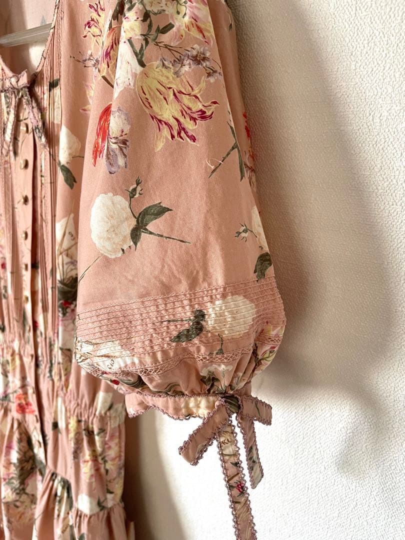 あ*わ様 カネコイサオ　ロゴリボンブーケ　プリントワンピース　くすみピンク