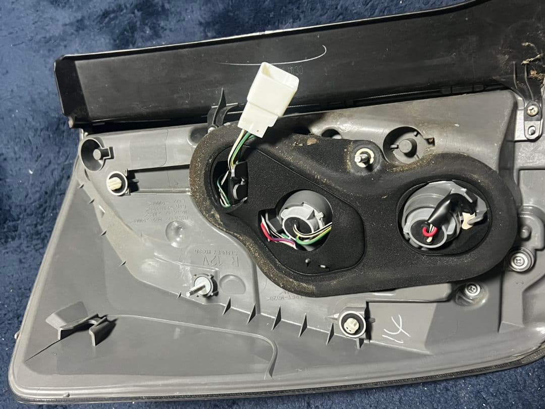 プリウス30G'sテール